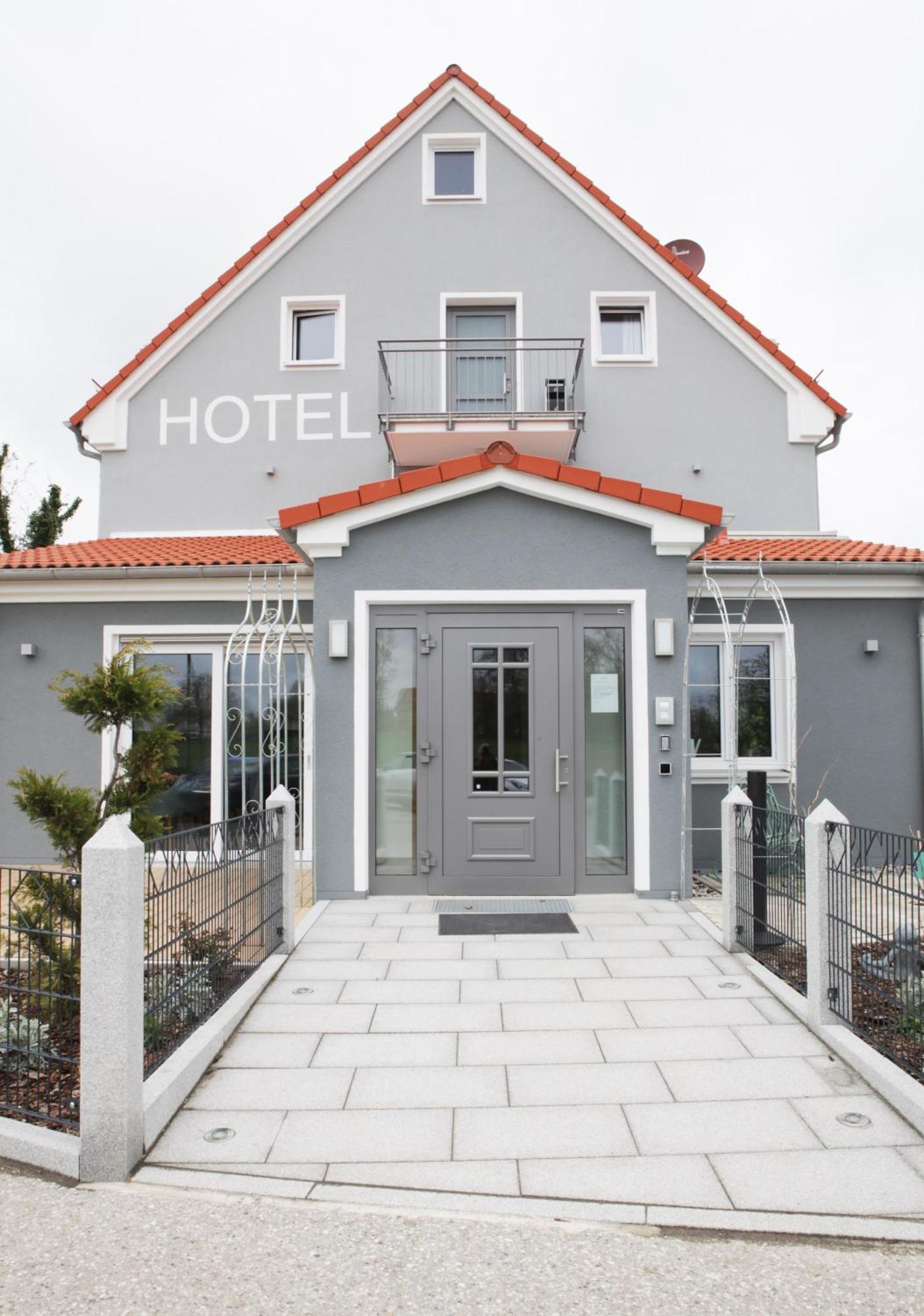 Gastwirtschaft & Hotel Doll Маркт-Индерсдорф Экстерьер фото